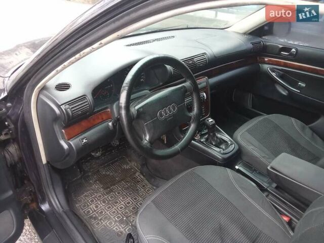 Синий Ауди А4, объемом двигателя 1.8 л и пробегом 350 тыс. км за 2650 $, фото 9 на Automoto.ua