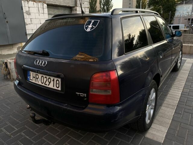 Синий Ауди А4, объемом двигателя 1.9 л и пробегом 379 тыс. км за 2500 $, фото 2 на Automoto.ua