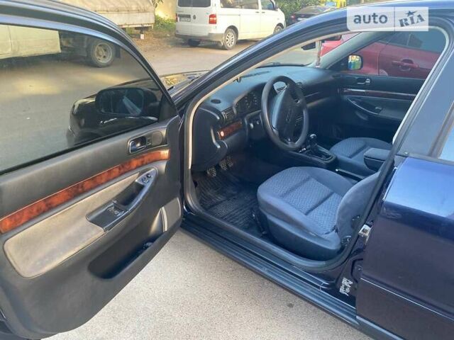 Синий Ауди А4, объемом двигателя 1.9 л и пробегом 350 тыс. км за 3350 $, фото 7 на Automoto.ua