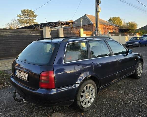 Синий Ауди А4, объемом двигателя 2.6 л и пробегом 300 тыс. км за 3000 $, фото 6 на Automoto.ua