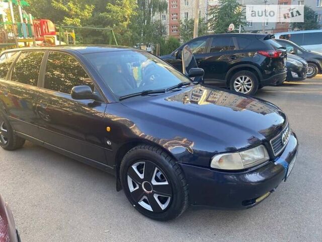 Синий Ауди А4, объемом двигателя 1.9 л и пробегом 350 тыс. км за 3350 $, фото 2 на Automoto.ua