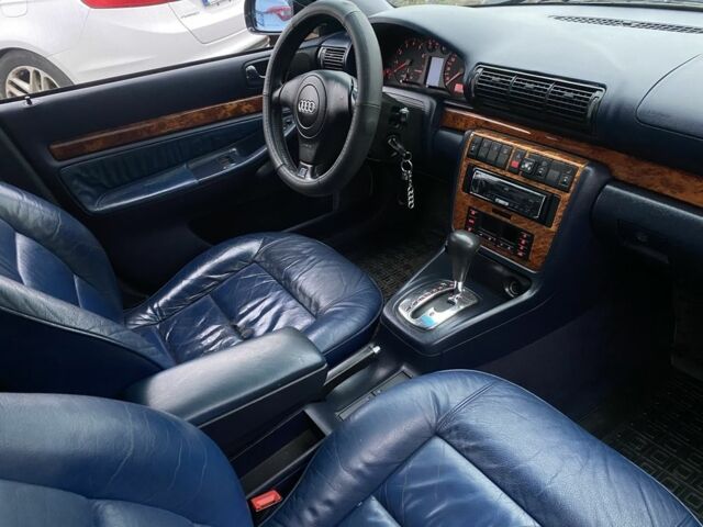 Синій Ауді А4, об'ємом двигуна 2.4 л та пробігом 260 тис. км за 4000 $, фото 15 на Automoto.ua