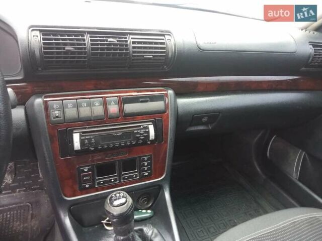 Синий Ауди А4, объемом двигателя 1.8 л и пробегом 350 тыс. км за 2650 $, фото 11 на Automoto.ua