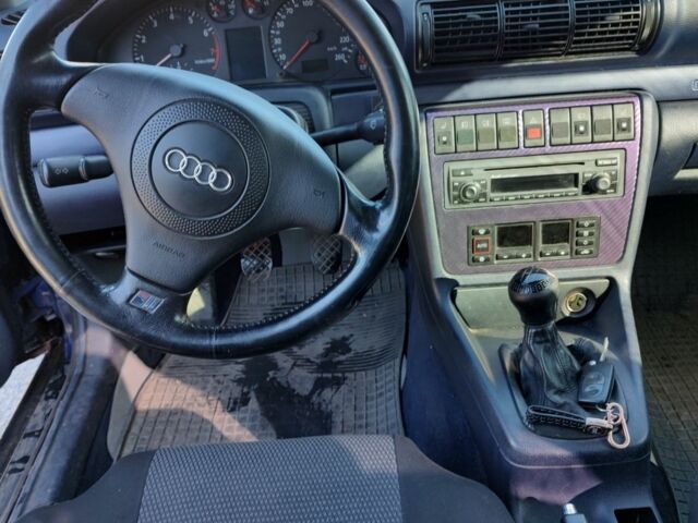 Синій Ауді А4, об'ємом двигуна 1.8 л та пробігом 270 тис. км за 4465 $, фото 7 на Automoto.ua