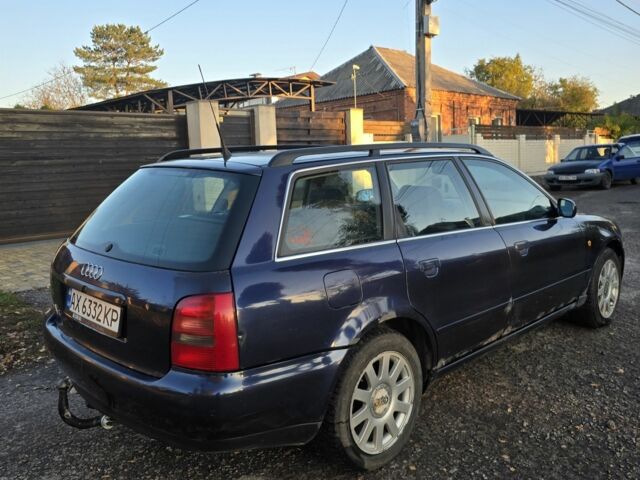 Синий Ауди А4, объемом двигателя 2.6 л и пробегом 300 тыс. км за 3000 $, фото 7 на Automoto.ua