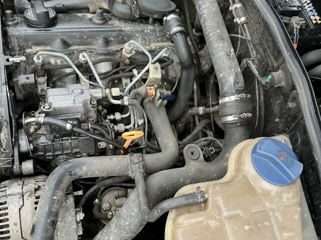 Синий Ауди А4, объемом двигателя 1.9 л и пробегом 3 тыс. км за 1500 $, фото 7 на Automoto.ua