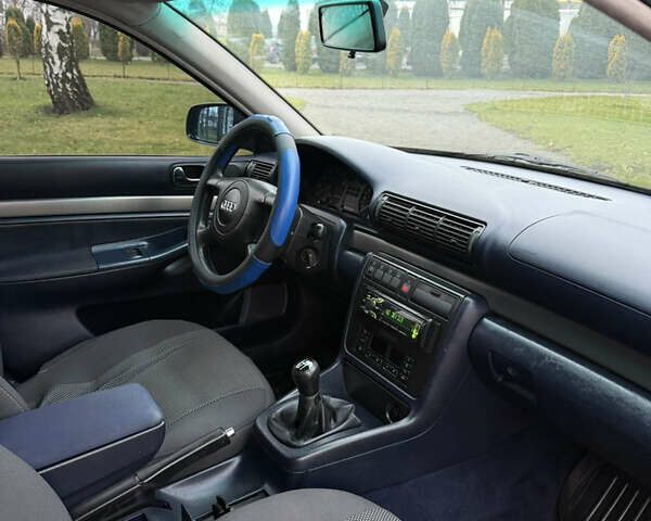 Синий Ауди А4, объемом двигателя 1.8 л и пробегом 360 тыс. км за 3900 $, фото 20 на Automoto.ua