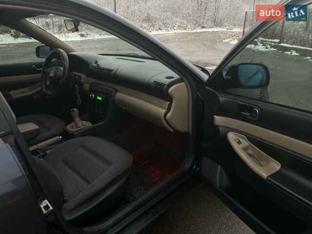 Синий Ауди А4, объемом двигателя 1.6 л и пробегом 319 тыс. км за 2999 $, фото 8 на Automoto.ua