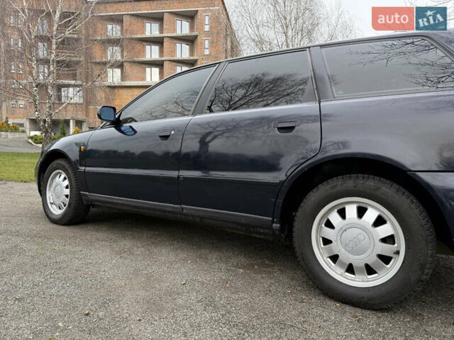 Синий Ауди А4, объемом двигателя 1.8 л и пробегом 360 тыс. км за 3900 $, фото 10 на Automoto.ua