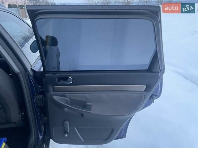 Синий Ауди А4, объемом двигателя 1.6 л и пробегом 309 тыс. км за 3700 $, фото 11 на Automoto.ua