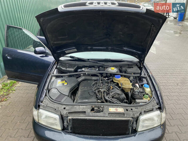 Синий Ауди А4, объемом двигателя 1.8 л и пробегом 250 тыс. км за 3700 $, фото 15 на Automoto.ua