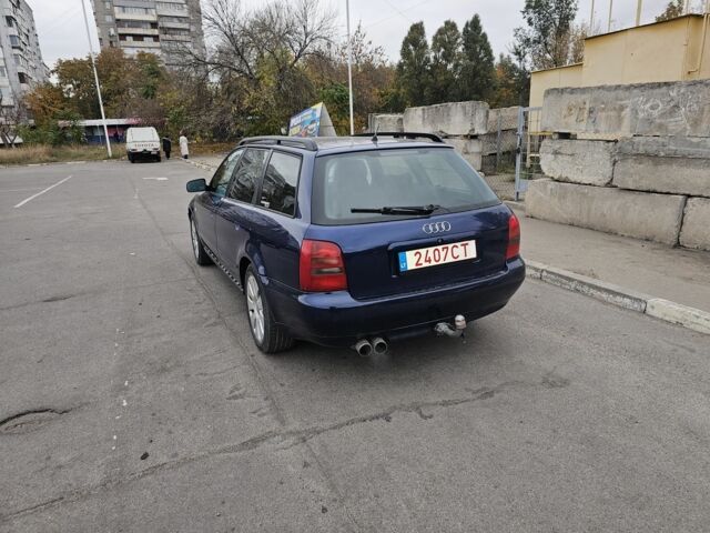 Синий Ауди А4, объемом двигателя 2 л и пробегом 250 тыс. км за 2300 $, фото 3 на Automoto.ua