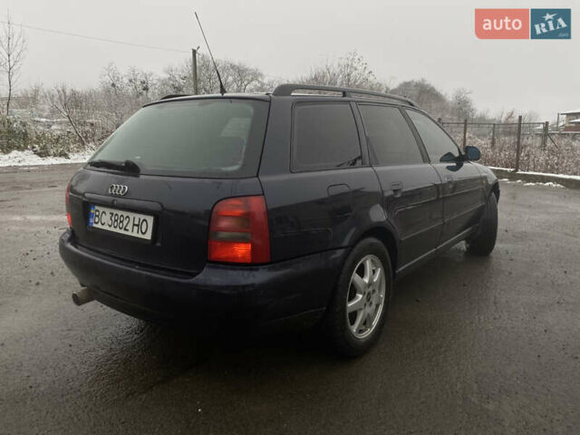 Синий Ауди А4, объемом двигателя 1.6 л и пробегом 319 тыс. км за 2999 $, фото 3 на Automoto.ua