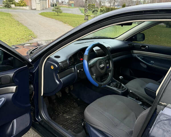 Синий Ауди А4, объемом двигателя 1.8 л и пробегом 360 тыс. км за 3900 $, фото 16 на Automoto.ua