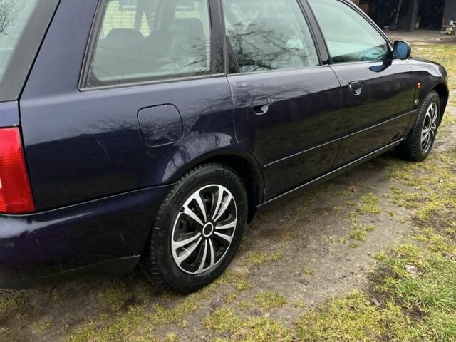 Синий Ауди А4, объемом двигателя 1.9 л и пробегом 3 тыс. км за 1500 $, фото 3 на Automoto.ua