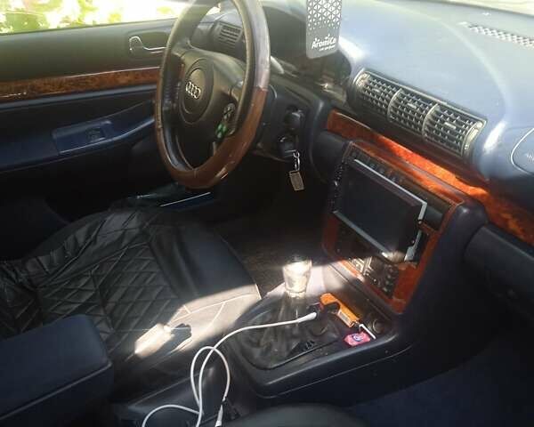 Синій Ауді А4, об'ємом двигуна 1.6 л та пробігом 243 тис. км за 3500 $, фото 10 на Automoto.ua