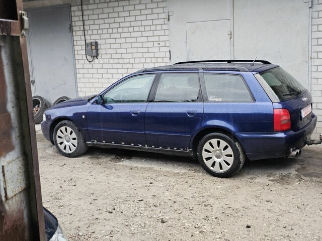 Синий Ауди А4, объемом двигателя 2 л и пробегом 250 тыс. км за 2200 $, фото 1 на Automoto.ua