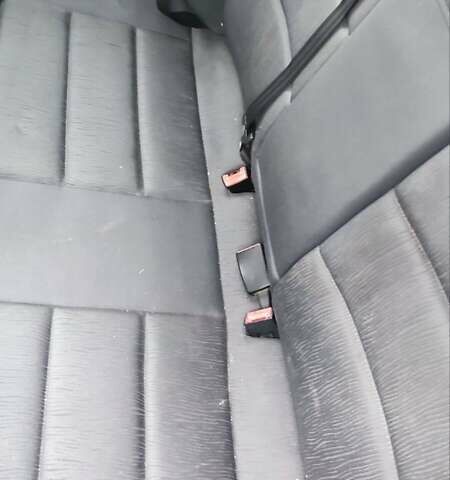 Синий Ауди А4, объемом двигателя 1.6 л и пробегом 350 тыс. км за 2500 $, фото 14 на Automoto.ua