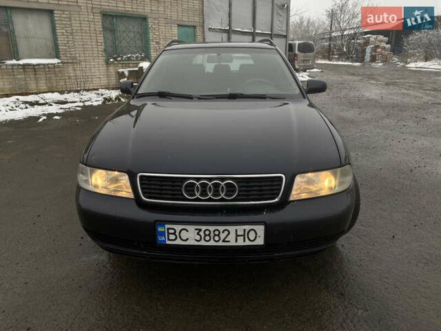 Синий Ауди А4, объемом двигателя 1.6 л и пробегом 319 тыс. км за 2999 $, фото 1 на Automoto.ua