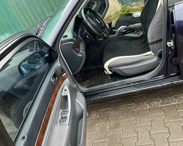 Синий Ауди А4, объемом двигателя 1.8 л и пробегом 250 тыс. км за 3700 $, фото 14 на Automoto.ua