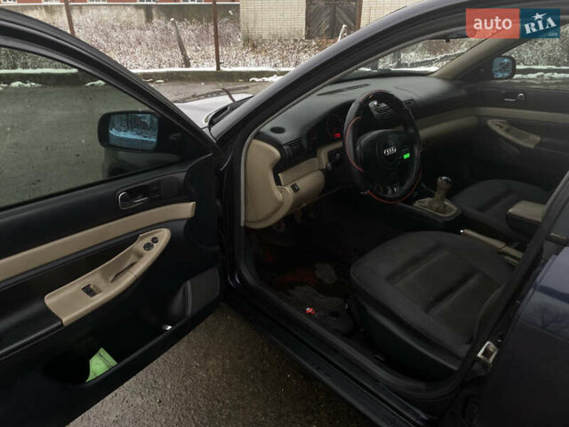 Синий Ауди А4, объемом двигателя 1.6 л и пробегом 319 тыс. км за 2999 $, фото 6 на Automoto.ua