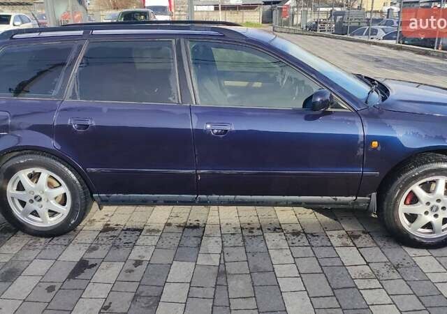 Синий Ауди А4, объемом двигателя 1.6 л и пробегом 350 тыс. км за 2500 $, фото 11 на Automoto.ua