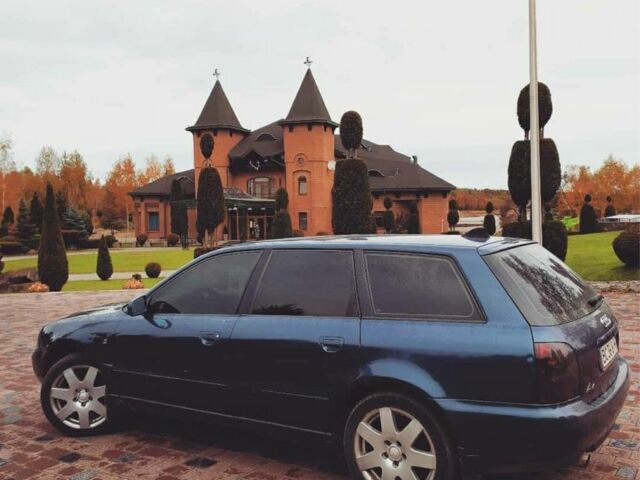 Синий Ауди А4, объемом двигателя 1.6 л и пробегом 300 тыс. км за 3550 $, фото 1 на Automoto.ua
