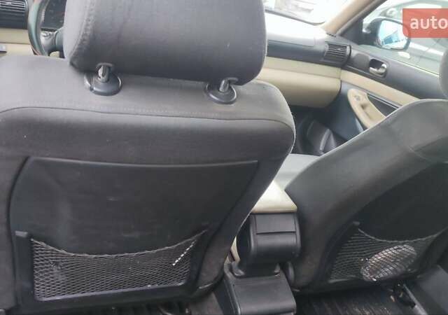 Синий Ауди А4, объемом двигателя 1.6 л и пробегом 350 тыс. км за 2500 $, фото 17 на Automoto.ua