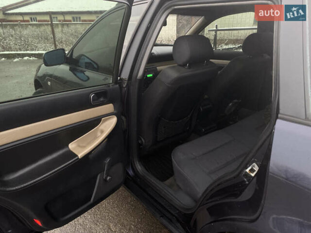 Синий Ауди А4, объемом двигателя 1.6 л и пробегом 319 тыс. км за 2999 $, фото 7 на Automoto.ua