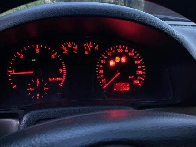 Синий Ауди А4, объемом двигателя 1.9 л и пробегом 447 тыс. км за 3800 $, фото 6 на Automoto.ua
