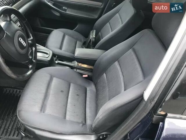 Синій Ауді А4, об'ємом двигуна 1.9 л та пробігом 329 тис. км за 4200 $, фото 17 на Automoto.ua