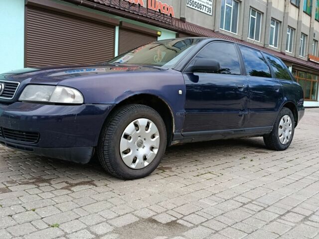 Синий Ауди А4, объемом двигателя 1.8 л и пробегом 375 тыс. км за 2200 $, фото 18 на Automoto.ua