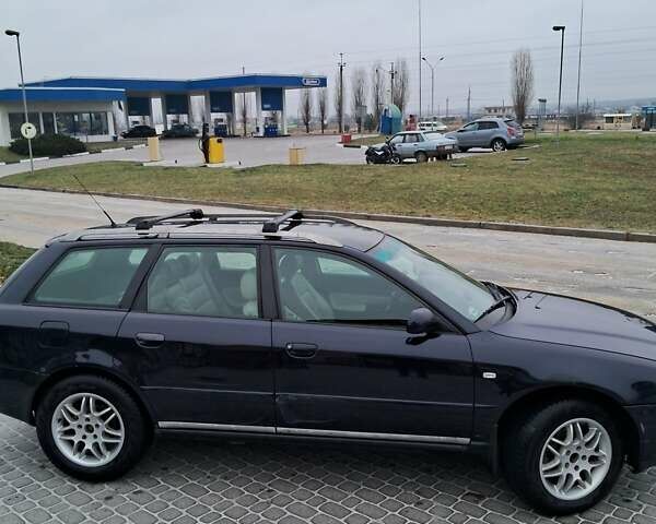 Синий Ауди А4, объемом двигателя 2.5 л и пробегом 420 тыс. км за 3800 $, фото 5 на Automoto.ua