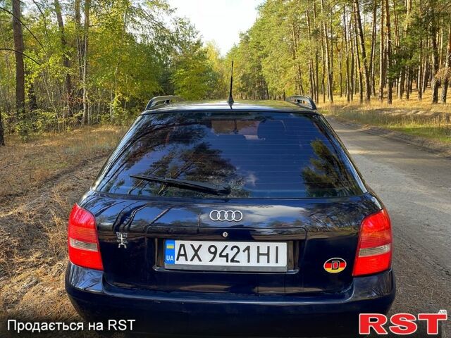 Синий Ауди А4, объемом двигателя 1.8 л и пробегом 300 тыс. км за 3600 $, фото 4 на Automoto.ua