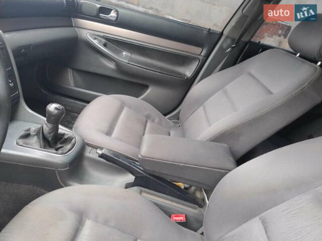 Синий Ауди А4, объемом двигателя 1.8 л и пробегом 280 тыс. км за 2899 $, фото 20 на Automoto.ua