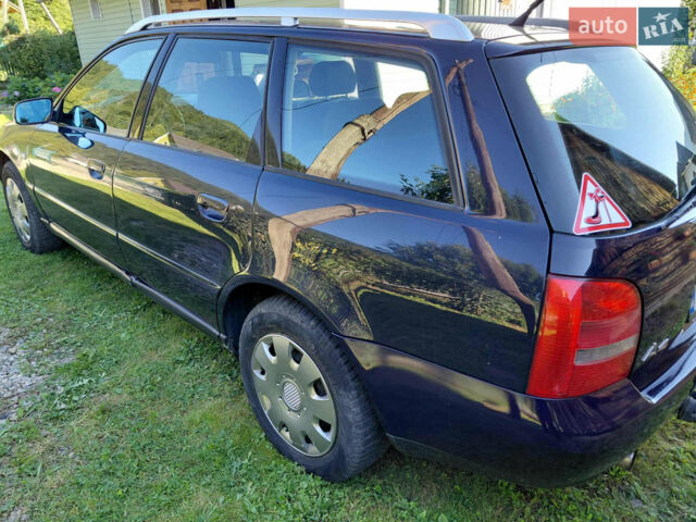 Синий Ауди А4, объемом двигателя 1.6 л и пробегом 347 тыс. км за 3500 $, фото 4 на Automoto.ua