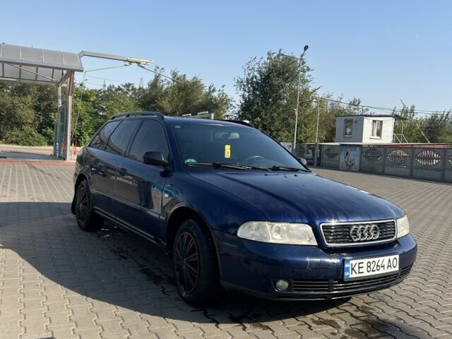 Синий Ауди А4, объемом двигателя 1.9 л и пробегом 260 тыс. км за 4800 $, фото 3 на Automoto.ua