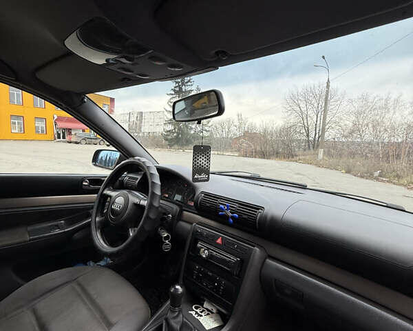 Синий Ауди А4, объемом двигателя 1.9 л и пробегом 410 тыс. км за 3799 $, фото 4 на Automoto.ua