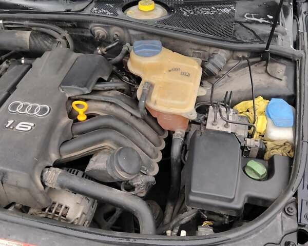 Синій Ауді А4, об'ємом двигуна 1.6 л та пробігом 248 тис. км за 5100 $, фото 17 на Automoto.ua