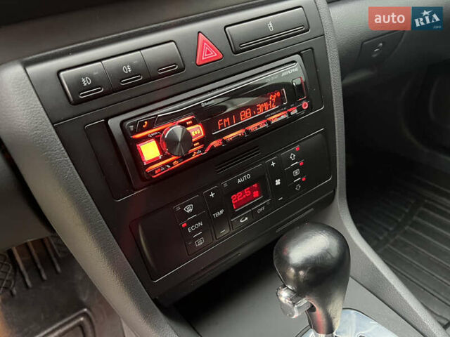 Синий Ауди А4, объемом двигателя 1.8 л и пробегом 193 тыс. км за 7777 $, фото 30 на Automoto.ua