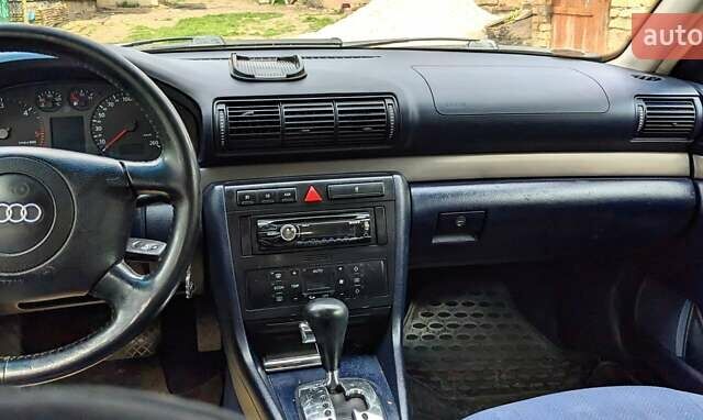 Синий Ауди А4, объемом двигателя 1.9 л и пробегом 388 тыс. км за 3900 $, фото 1 на Automoto.ua