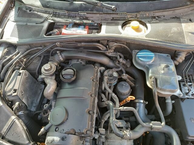 Синий Ауди А4, объемом двигателя 0 л и пробегом 424 тыс. км за 2500 $, фото 3 на Automoto.ua