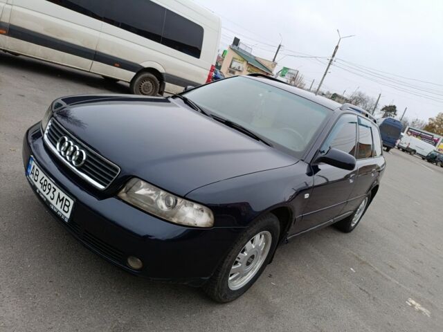 Синий Ауди А4, объемом двигателя 1.6 л и пробегом 337 тыс. км за 4794 $, фото 7 на Automoto.ua