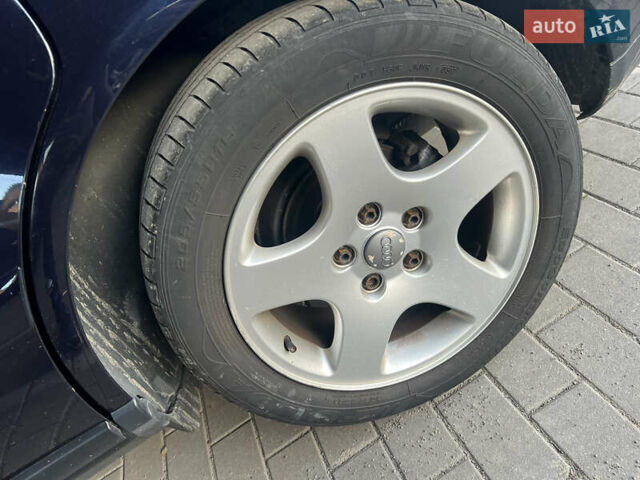 Синий Ауди А4, объемом двигателя 1.8 л и пробегом 193 тыс. км за 7777 $, фото 46 на Automoto.ua