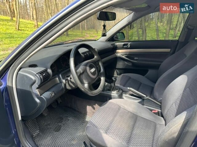 Синий Ауди А4, объемом двигателя 1.6 л и пробегом 295 тыс. км за 4000 $, фото 7 на Automoto.ua