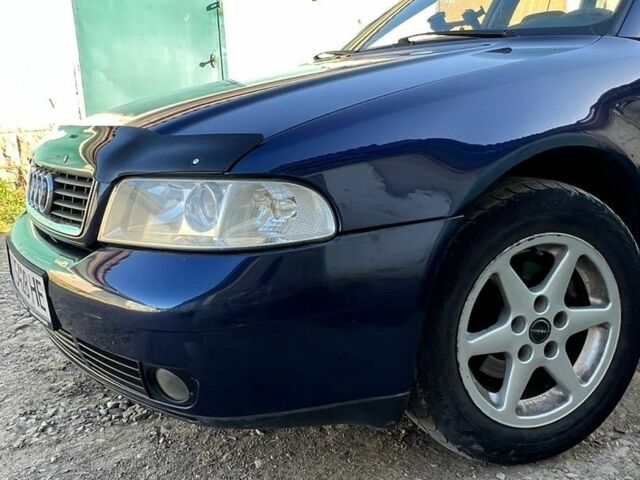Синий Ауди А4, объемом двигателя 1.6 л и пробегом 227 тыс. км за 3900 $, фото 14 на Automoto.ua