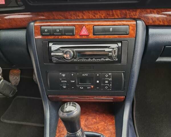 Синий Ауди А4, объемом двигателя 1.78 л и пробегом 196 тыс. км за 4850 $, фото 37 на Automoto.ua