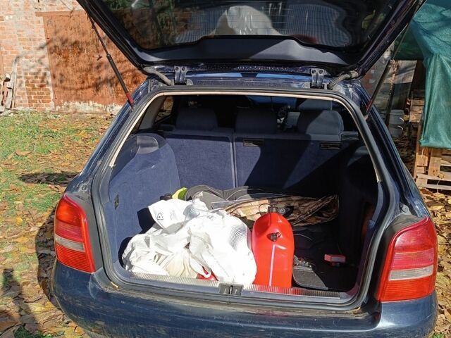 Синий Ауди А4, объемом двигателя 0 л и пробегом 424 тыс. км за 2500 $, фото 8 на Automoto.ua