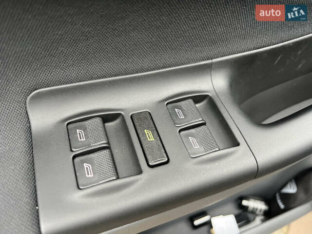 Синий Ауди А4, объемом двигателя 1.8 л и пробегом 193 тыс. км за 7777 $, фото 24 на Automoto.ua