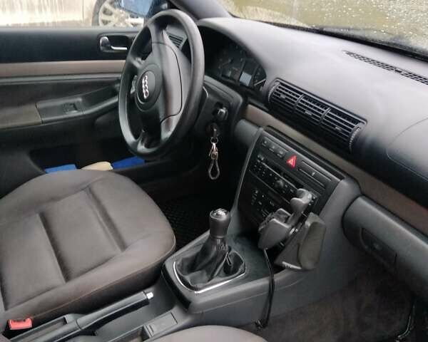Синій Ауді А4, об'ємом двигуна 1.6 л та пробігом 248 тис. км за 5100 $, фото 15 на Automoto.ua